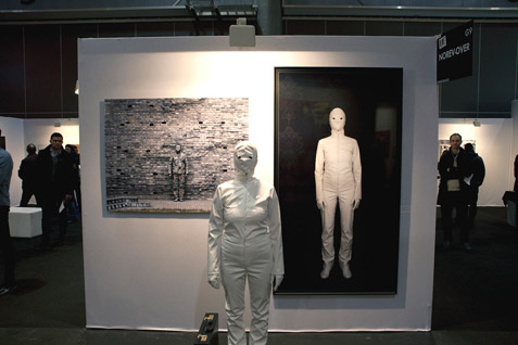 Vue d'exposition - Norevover - Lille Art Fair - 2013 - Performance Dorota Kleszcz